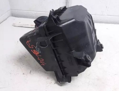 2017-2020 Toyota Sienna Highlander Air Intake Box Cleaner Assembly OEM - Used