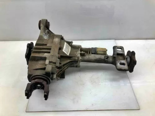 2000-2006 Chevy Suburban 1500 Front Axle Differential Carrier 3.73 Axle Ratio - Used OEM Auto Part