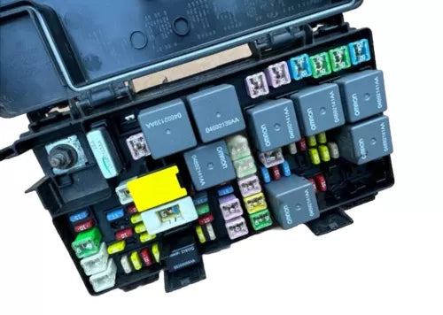 09 10 Volkswagen Routan 4.0L Integrated Power Engine Relay Fuse Box 04692302AB - Used OEM Auto Part