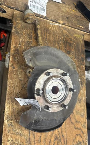 2004-2006 Toyota Tundra 4x4 Front Left Driver Spindle Knuckle Assembly Used. OEM