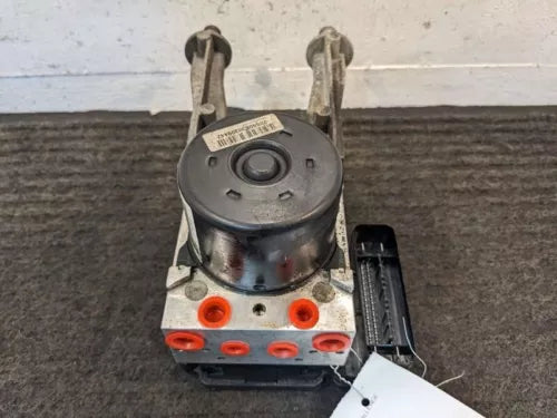 2013-2014 Dodge Challenger Abs Anti-Lock Brake Pump Module Assembly OEM 13 14 - Used