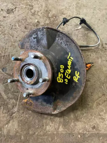 2003-2011 Honda Element Passenger Right Front Spindle Knuckle OEM - Used