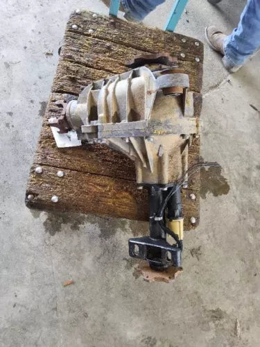 1999-2010 Chevy Silverado 2500 3500 Front Differential Carrier Assy 3.73 Ratio - Used OEM Auto Part