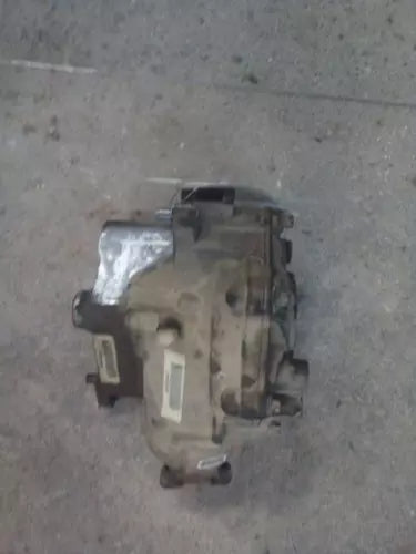 2005-2011 Chrysler 300 Front Differential Carrier 3.07 Ratio OEM - Used
