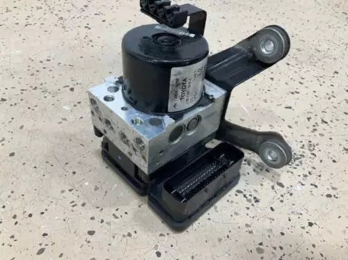 TOYOTA SEQUOIA 2008-2009 ABS PUMP ANTI-LOCK BRAKE 89541-OC190 OEM W/O REAR AIR - Used