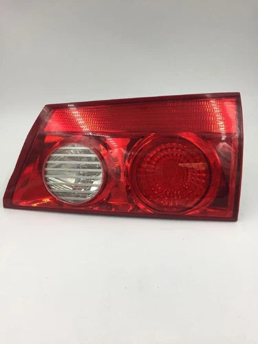 04-05 Toyota Sienna Tail Light Right Passenger Side Inner Tail Gate Assembly OEM toyota