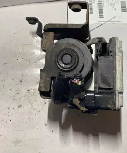 2002 Chevy Avalanche Truck 1500 Anti Lock Brake Pump Assembly ABS W/O Traction - Used OEM Auto Part