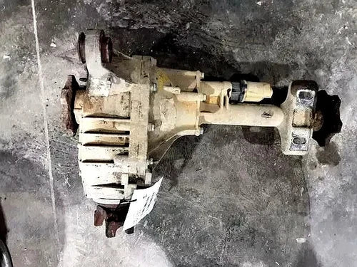 2000-2006 Chevy Suburban 1500 Front Axle Differential Carrier Assembly OEM - Used