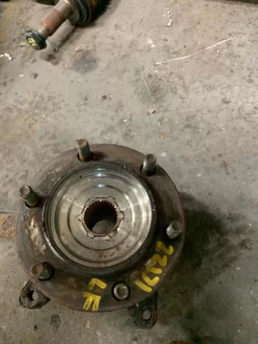 2004-2006 Toyota Tundra Left Driver Front Spindle Knuckle ABS 4X4 OEM - Used