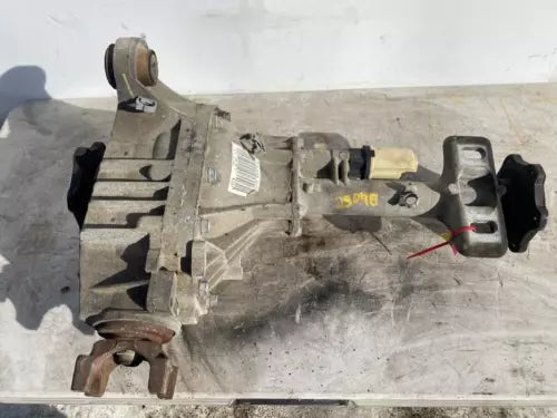 2002-2004 Chevy Avalanche 1500 Front Axle Differential Carrier Assy 3.73 Ratio - Used OEM Auto Part