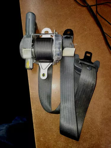 2005-2011 Toyota Tacoma Left Front Driver Seat Belt Retractor Assembly Gray Oem - Used
