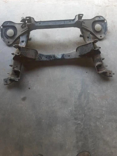 2005-2015 Nissan Armada Rear Crossmember Subframe AT 5.6L OEM - Used