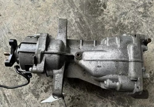2010-2012 Hyundai Santa Fe Rear Differential Carrier Assembly - Used OEM Auto Part