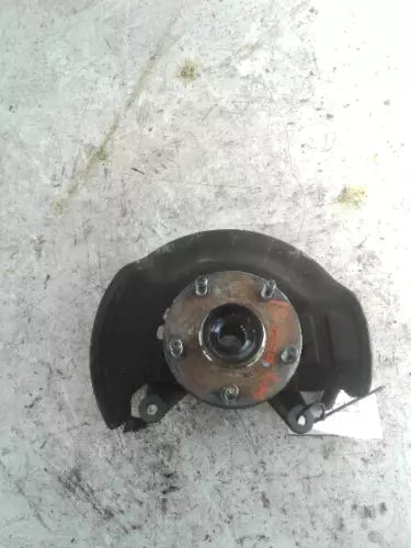 2001 - 2005 Toyota Rav4 Driver Left Front Spindle Knuckle LH w/o ABS OEM - Used
