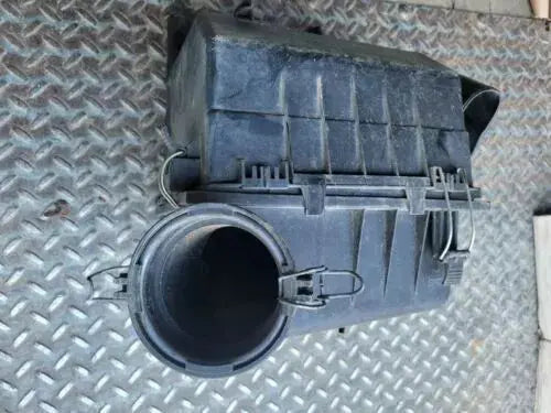 2000 Land Rover Discovery 4.0L Air Cleaner Box ESR4237 - Used OEM Auto Part - Photo 2